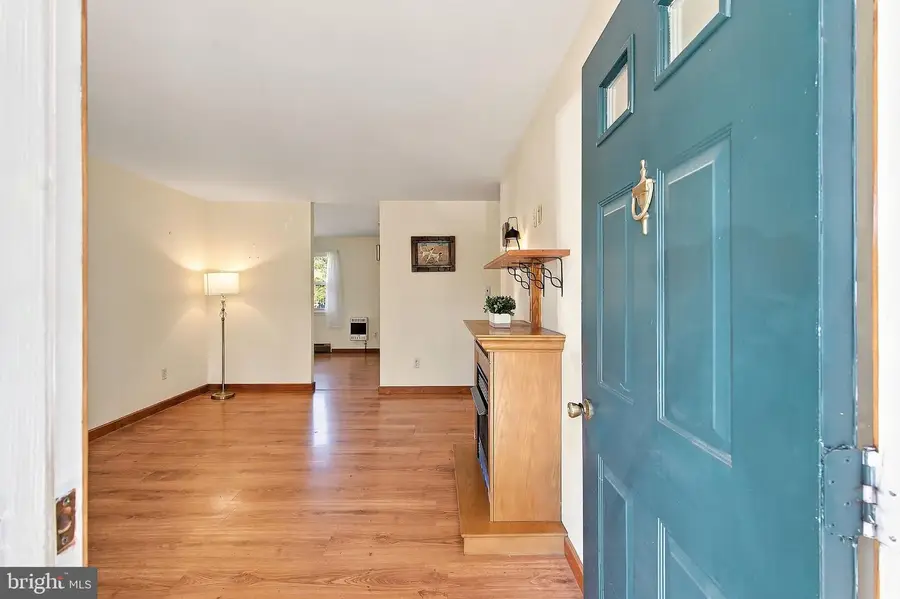 32 Arneytwn Hornerstwn Rd, Cream Ridge, NJ 08514 - #2