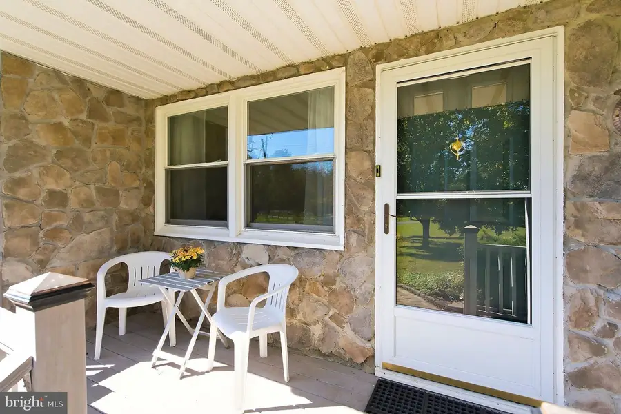 32 Arneytwn Hornerstwn Rd, Cream Ridge, NJ 08514 - #3