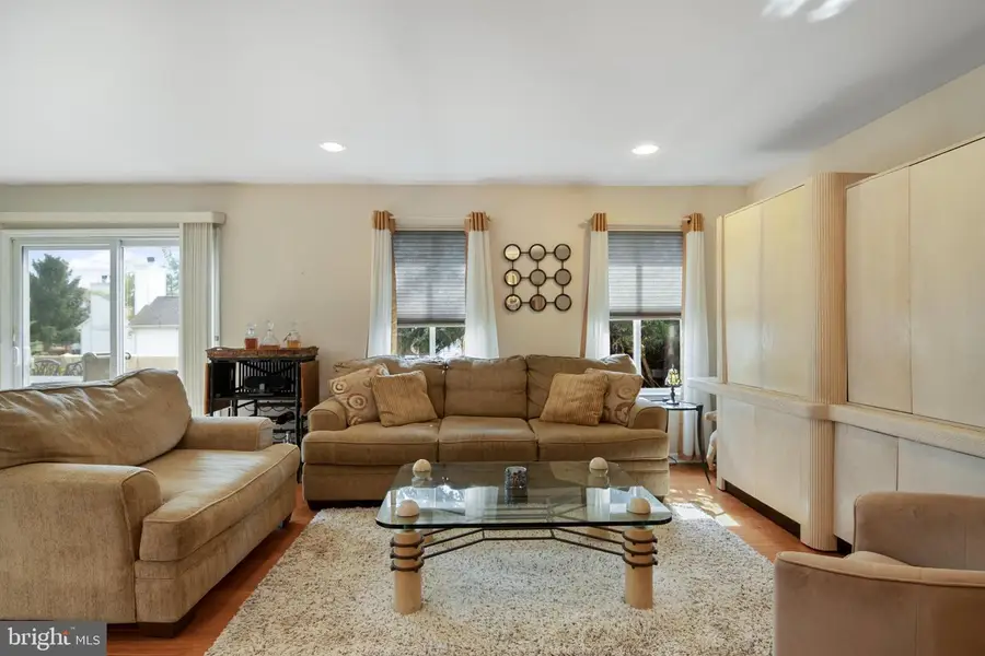 8 Russell Ct, Montville, NJ 07045 - #3