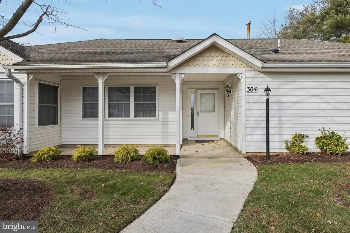 304 Waxwing Dr, Monroe Township, NJ 08831 - Image #1