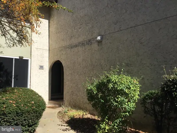 95 Thoreau Dr, PLAINSBORO, NJ 08536