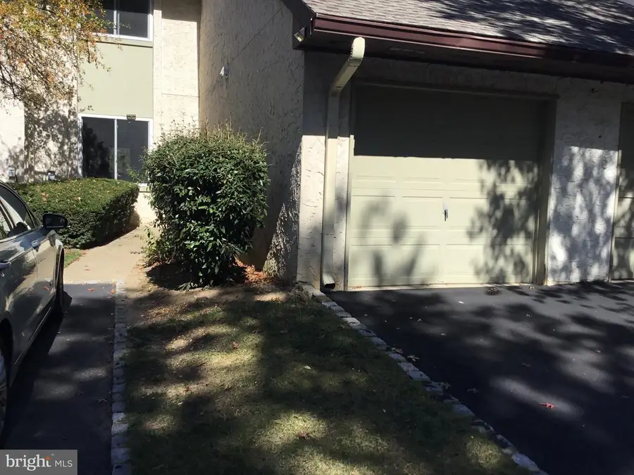 95 Thoreau Dr, Plainsboro, NJ 08536 - Image #2