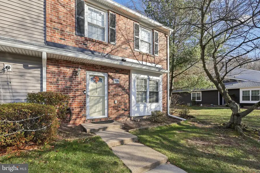 339 Constitution Cir, North Brunswick, NJ 08902 - Image #2