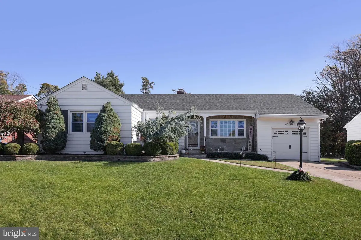 824 Evergreen Ct, North Brunswick, NJ 08902 - Image #1