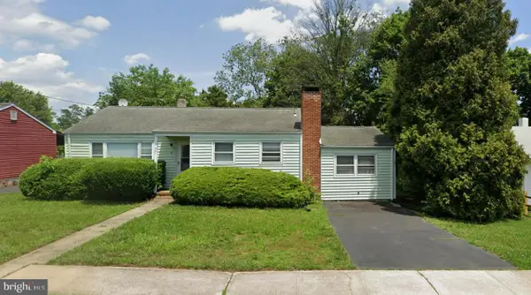 8 Hillside Ave, JAMESBURG, NJ 08831