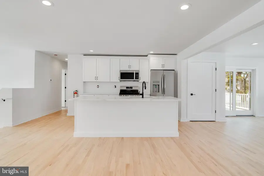 4 Seymour Ter, Piscataway, NJ 08854 - #3