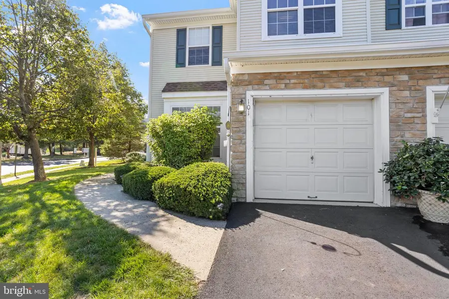 101 Dahlia Cir, Dayton, NJ 08810 - #3