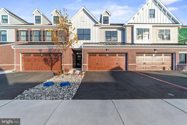 64 Riverwalk, PLAINSBORO, NJ 08536