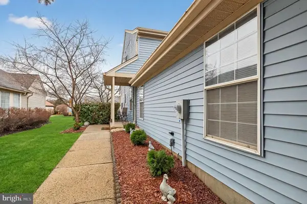 5 Scarborough Rd #d, MONROE TWP, NJ 08831