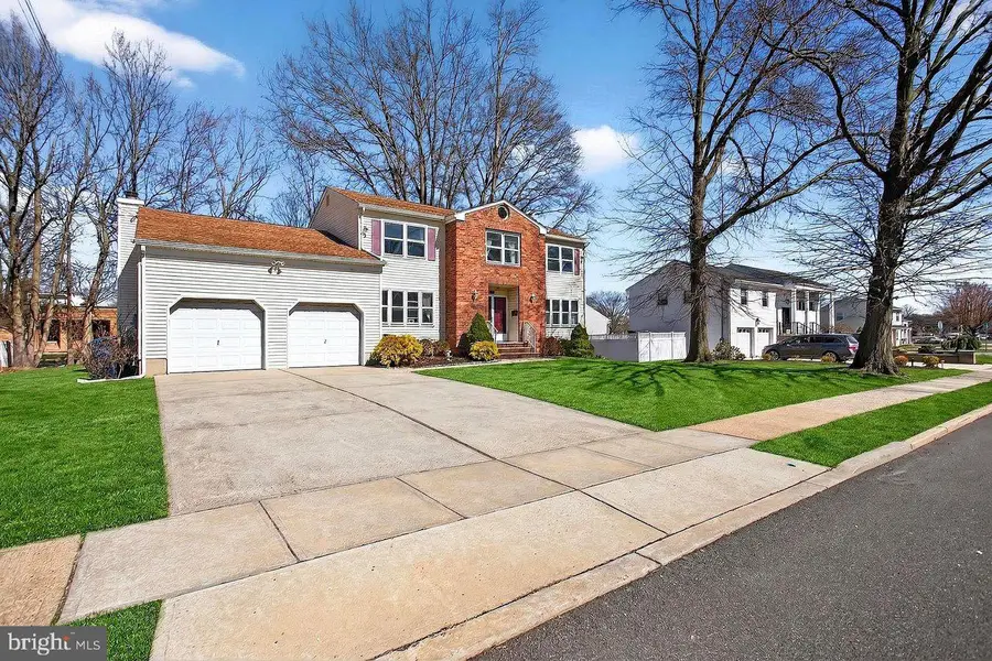 829 Cranbury Cross Rd, North Brunswick, NJ 08902 - #2