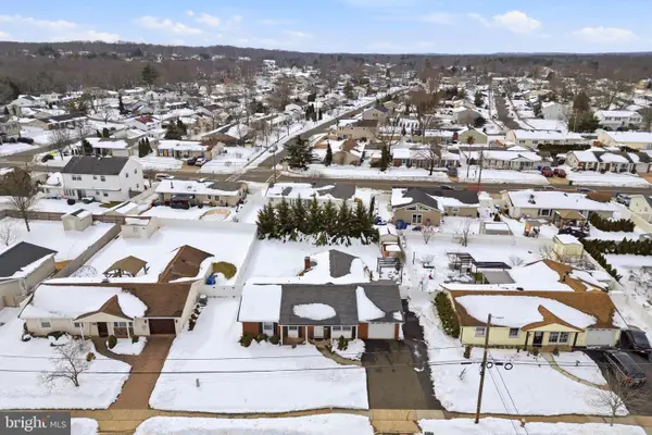 15 Drexel Ter, MONROE TOWNSHIP, NJ 08831