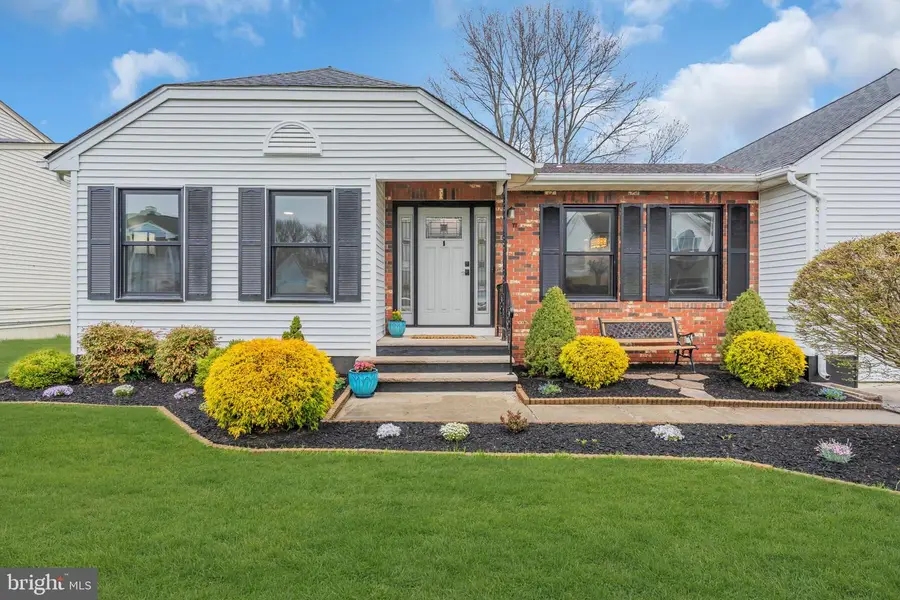 3 Lynn Ct, North Brunswick, NJ 08902 - #3