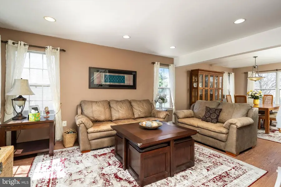 28 Terrier Place, Kendall Park, NJ 08824 - #3