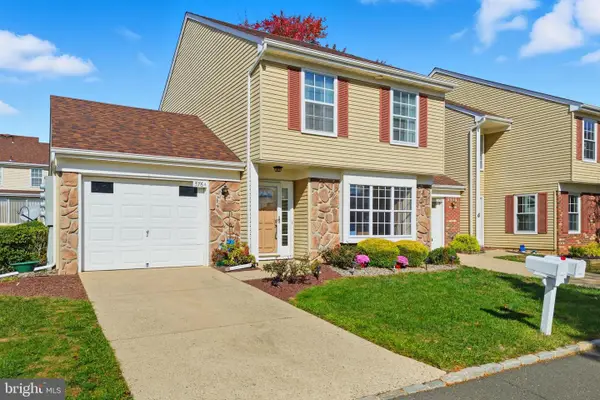 376-a Stirling Dr, MONROE TOWNSHIP, NJ 08831