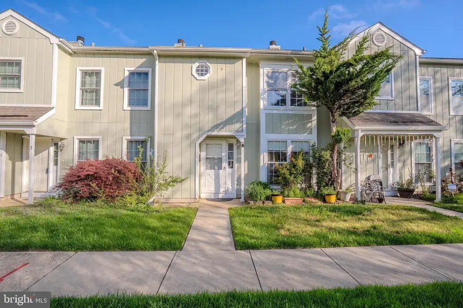 4 Pond View Dr, Plainsboro, NJ 08536 - #2