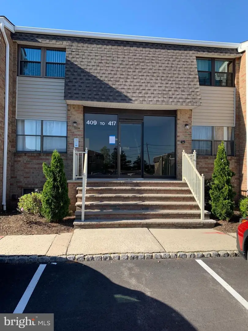 414 Sharon Ct, Woodbridge, NJ 07095 - #1