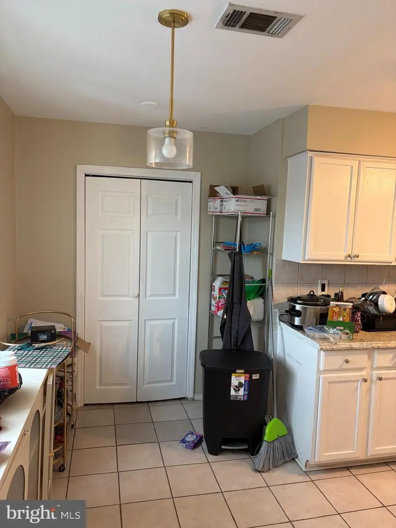 414 Sharon Ct, Woodbridge, NJ 07095 - #3