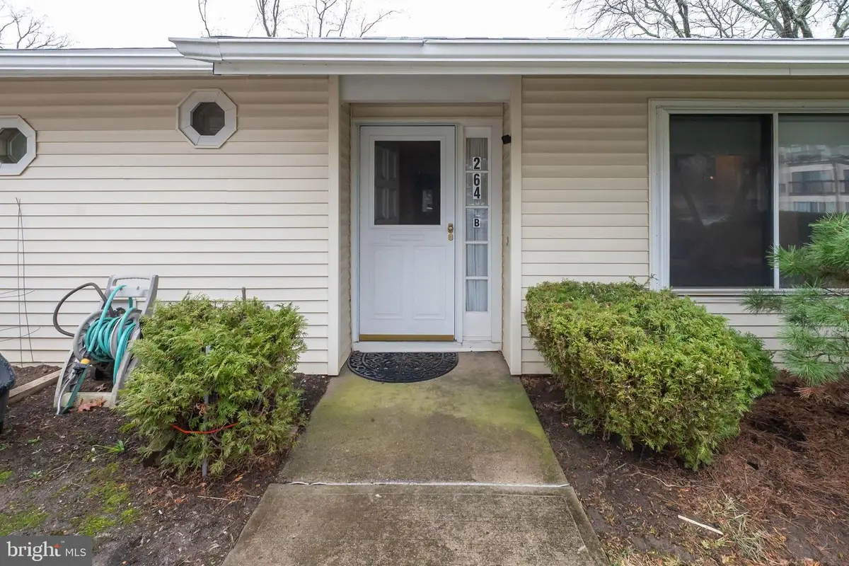 264-b Crosse Dr, Monroe, NJ 08831 - #1