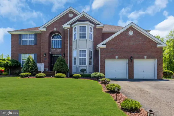 18 Gloria Ln, MONROE TWP, NJ 08831