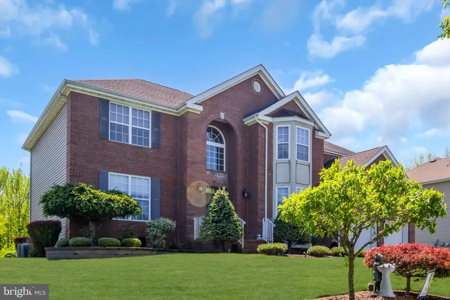 18 Gloria Ln, Monroe, NJ 08831 - #2