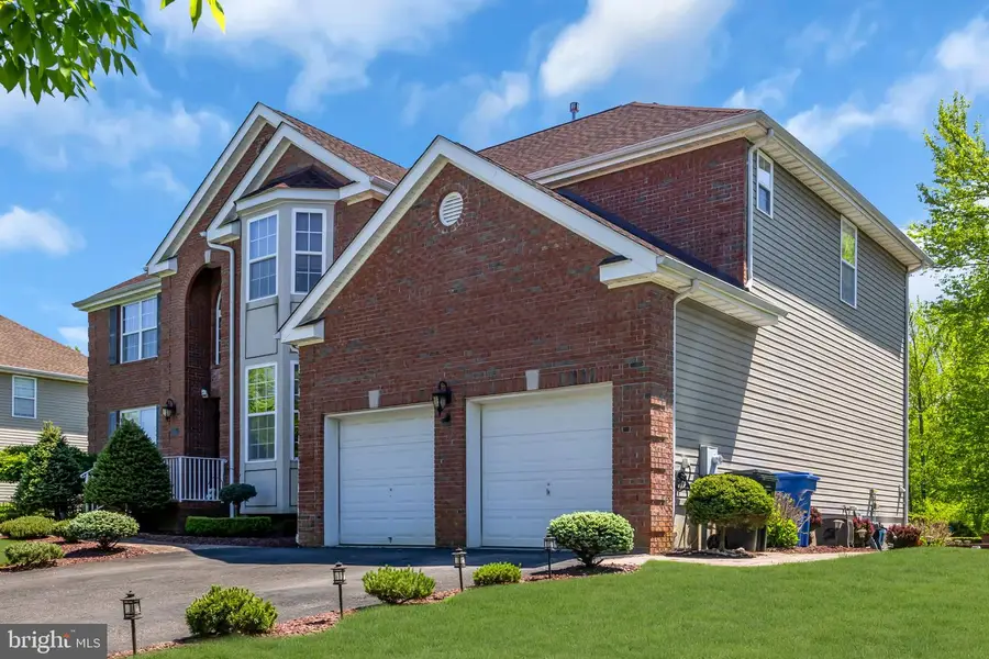 18 Gloria Ln, Monroe, NJ 08831 - #3