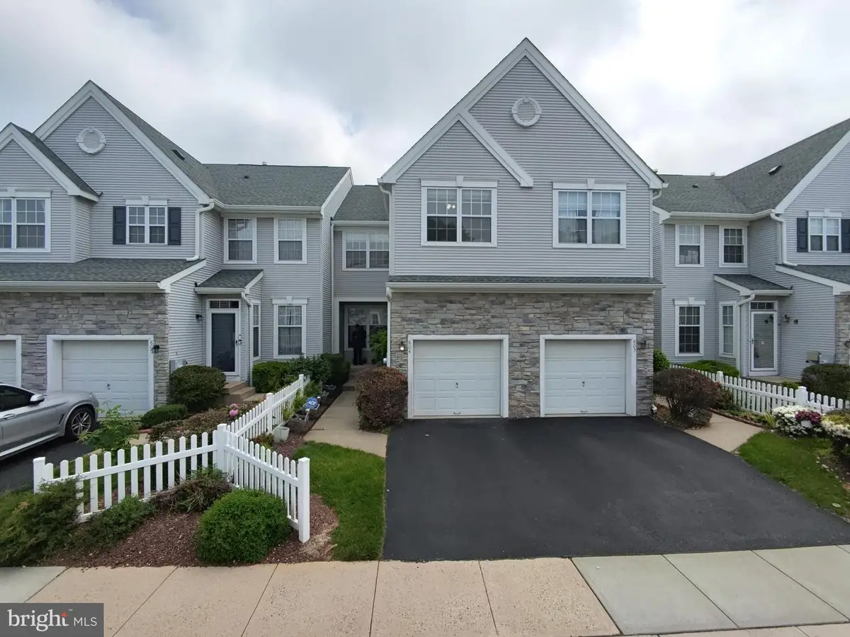 804 Dahlia Circle, Dayton, NJ 08810 - #1