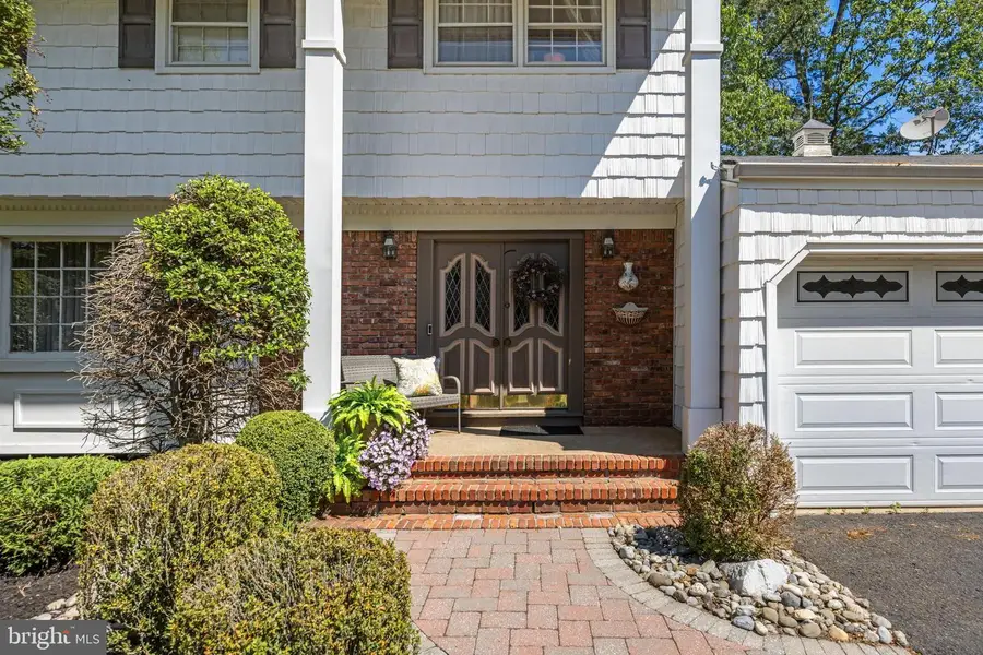 54 Eileen Way, Edison, NJ 08837 - #2