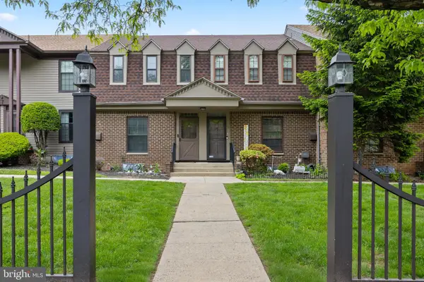 323 Gills Lane, ISELIN, NJ 08830