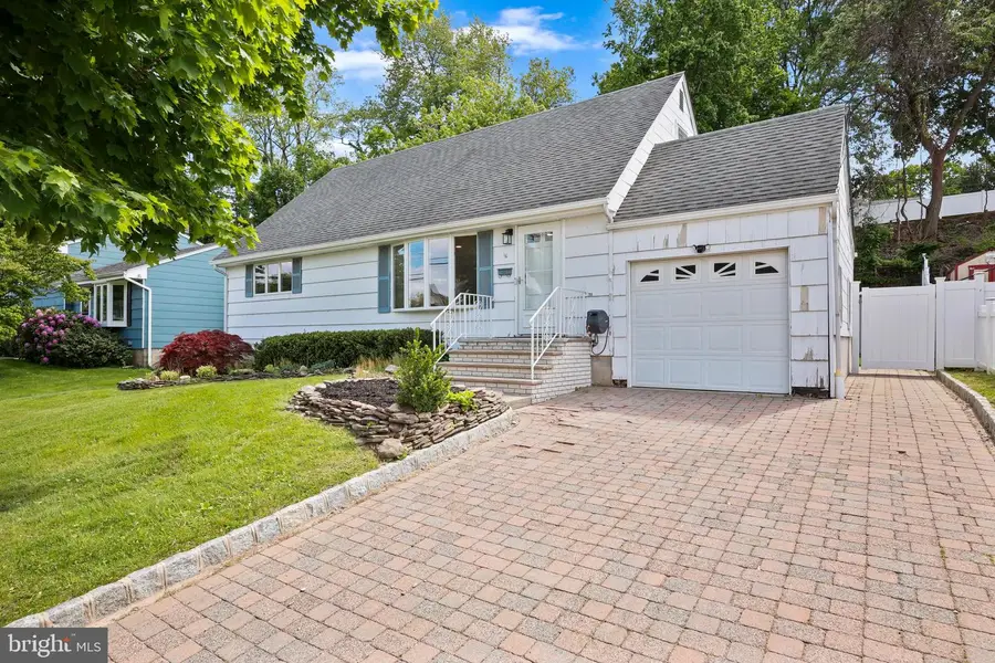 16 Venus Rd, South Amboy, NJ 08879 - #2