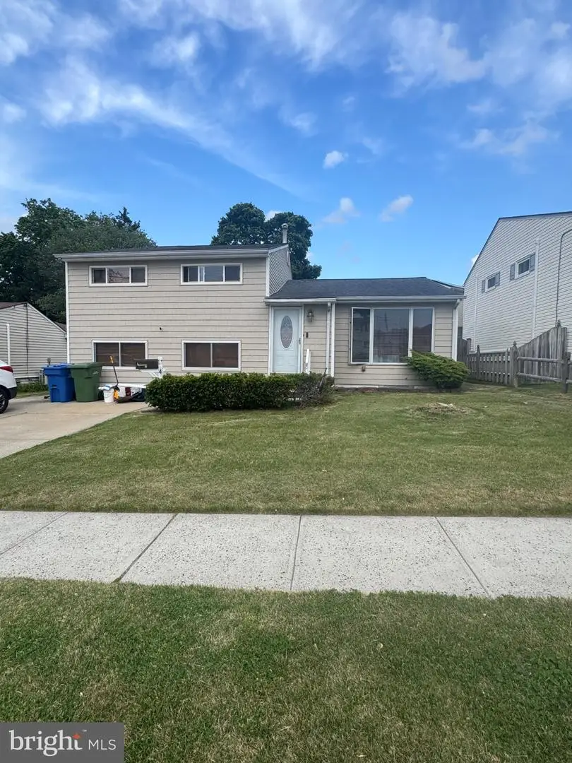 4 Dunlap Dr, Parlin, NJ 08859 - #1