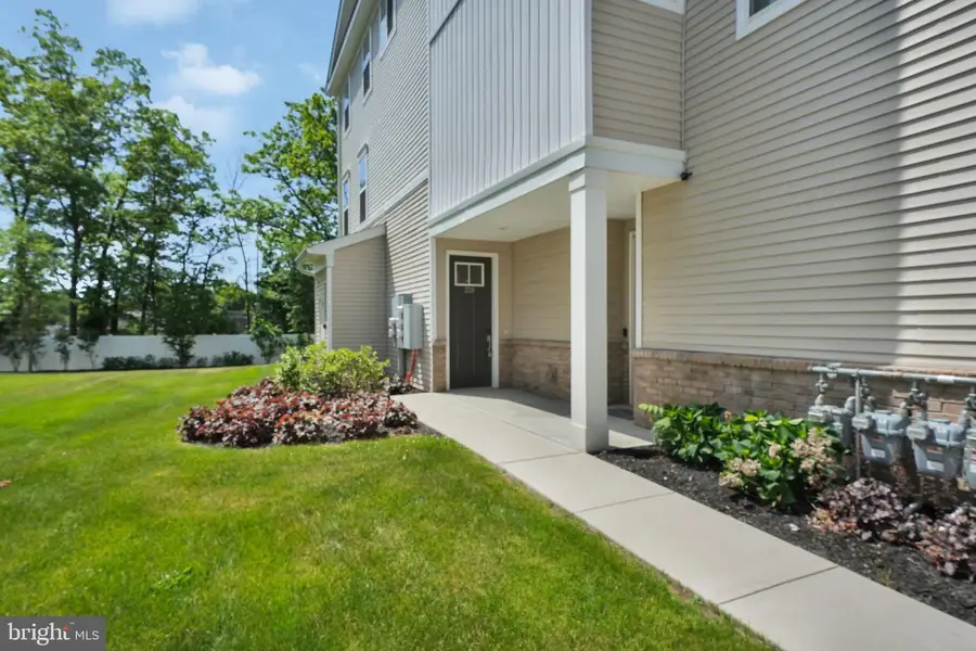 228 Park Ln, Dunellen, NJ 08812 - #2