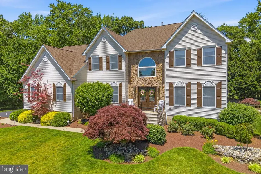 16 Kings Ct, Monroe, NJ 08831 - #2