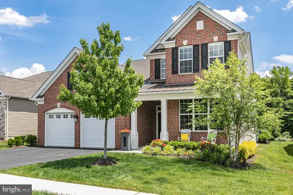 40 Inverness Dr, KENDALL PARK, NJ 08824