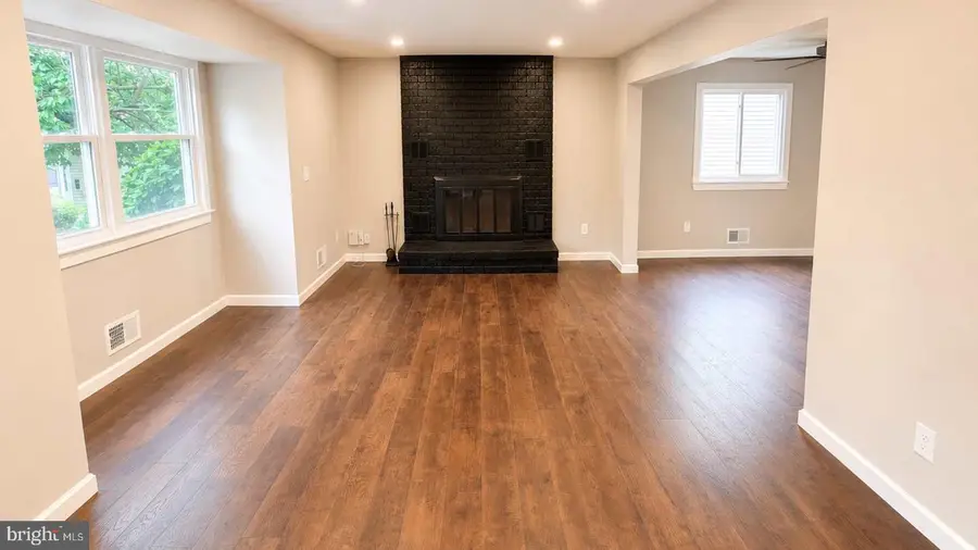 27 Davids Ct, Dayton, NJ 08810 - #2