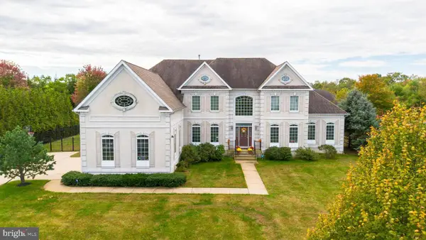 10 Angelo Ct, MONROE TWP, NJ 08831