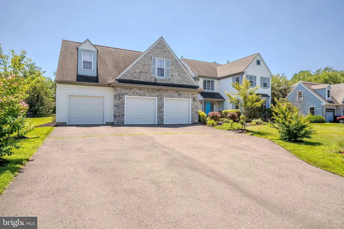 37 Kinglet Dr S, Cranbury, NJ 08512 - #1