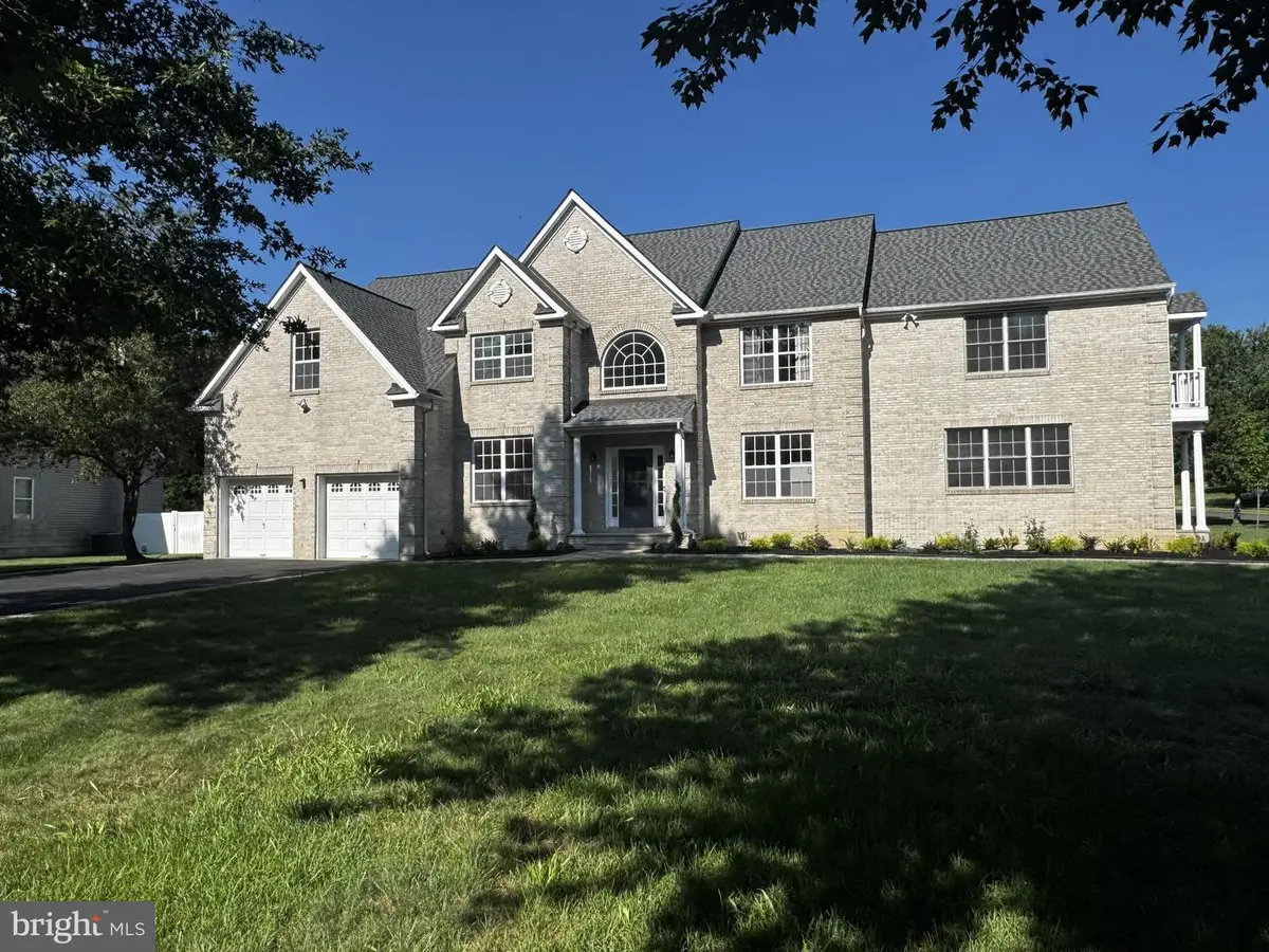 5 Bard Dr, Monroe, NJ 08831 - #1