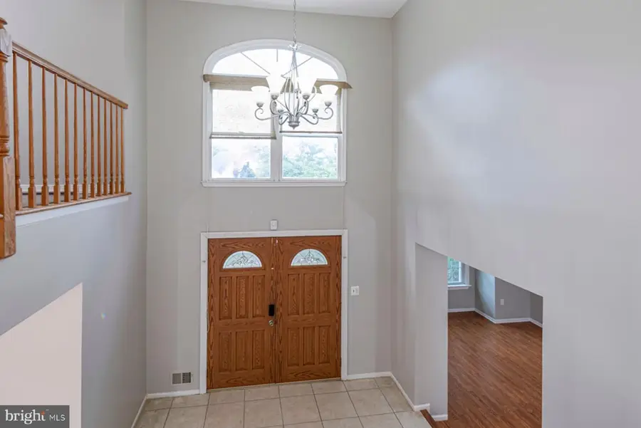 9 Chipwood Ln, North Brunswick, NJ 08902 - #2