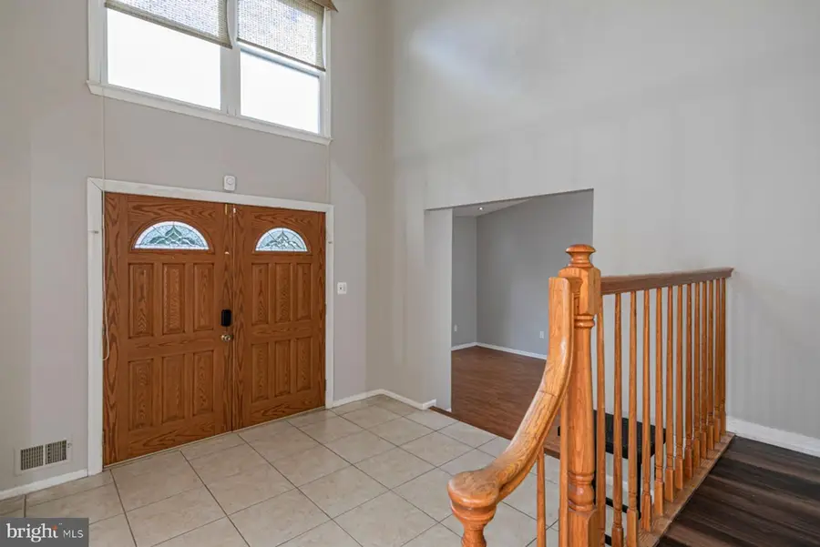 9 Chipwood Ln, North Brunswick, NJ 08902 - #3
