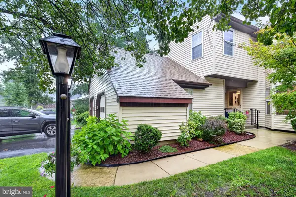 -5 Hillsborough Dr #b, MONROE TWP, NJ 08831