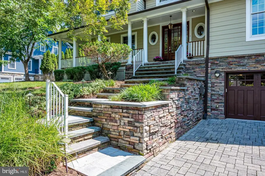 4 Edgewood Rd, Edison, NJ 08820 - #3