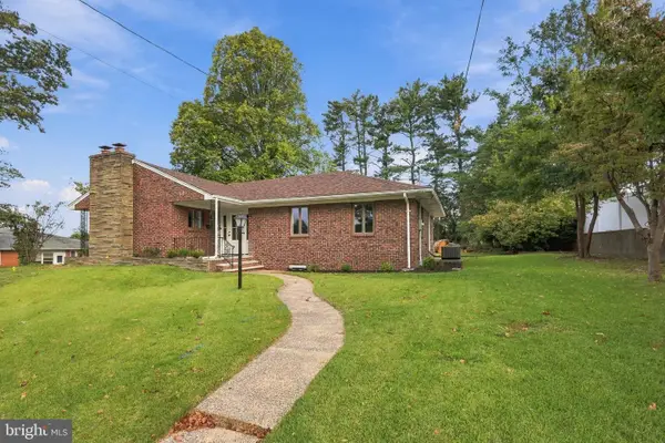 16 Charlotte St, SAYREVILLE, NJ 08872