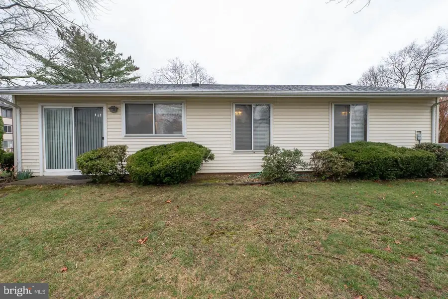 264-b Crosse Dr, Monroe, NJ 08831 - #2