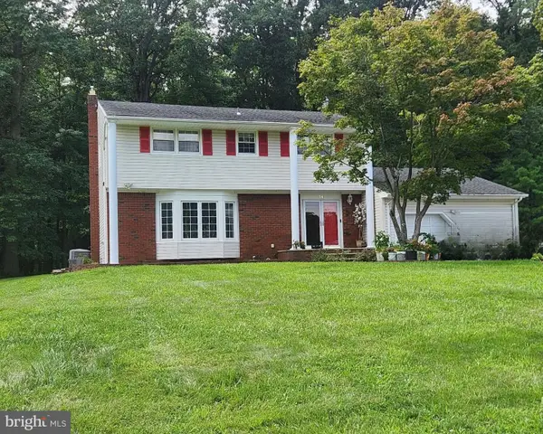 14 Woodmere Rd, NORTH BRUNSWICK, NJ 08902