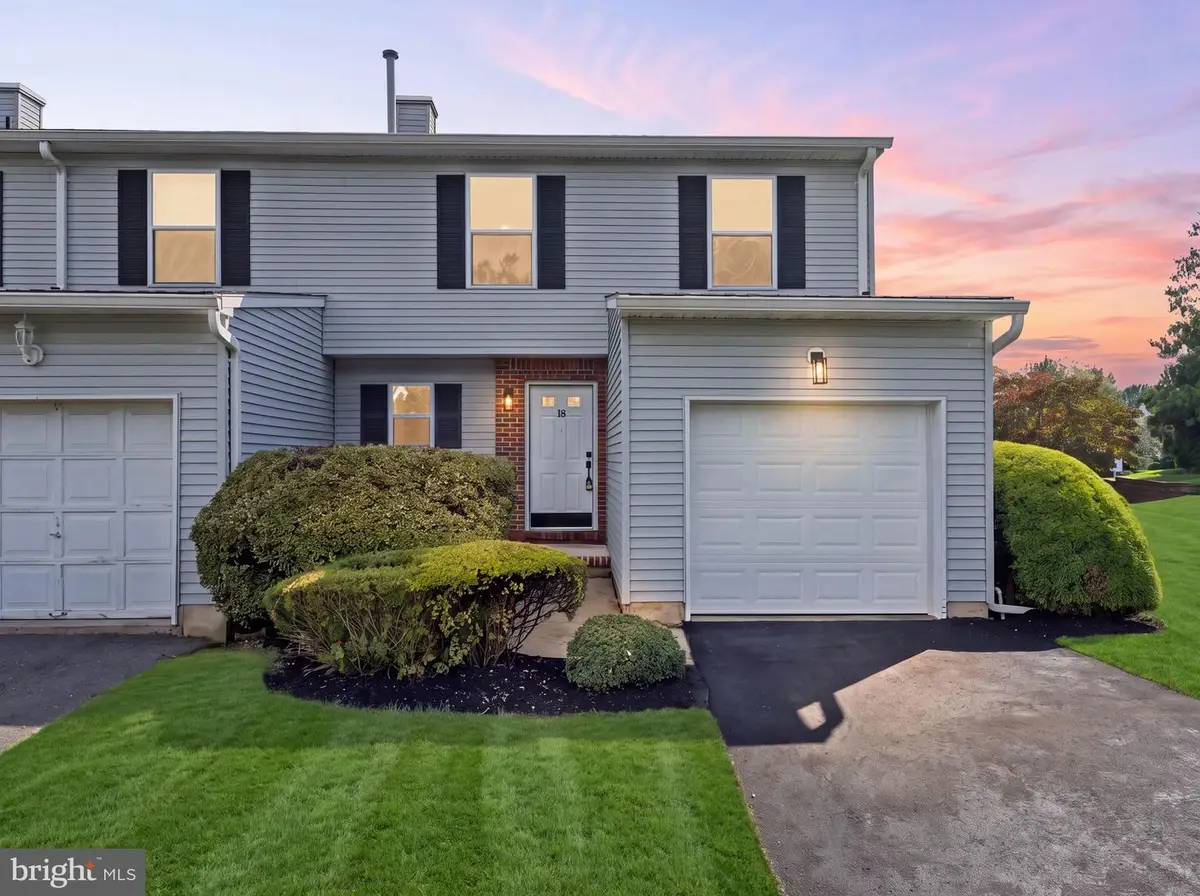18 Spruce St, Monroe, NJ 08831 - #1