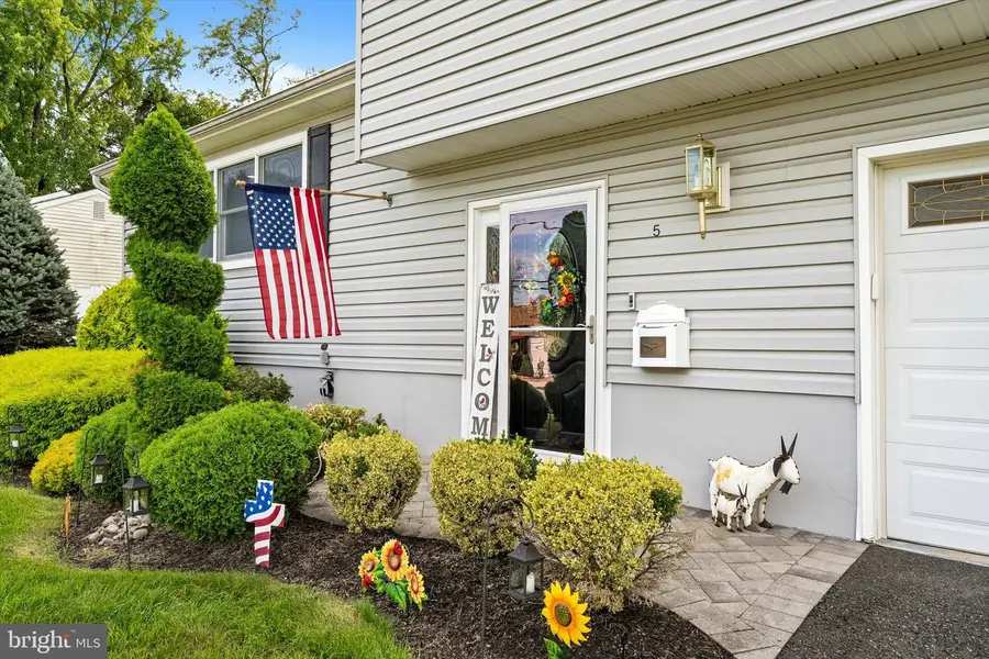5 Ridgeview Rd, Jamesburg, NJ 08831 - #3