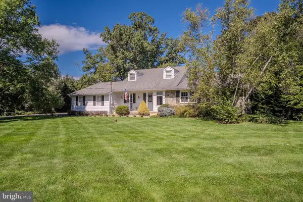 51 Orchardside Dr, CRANBURY, NJ 08512