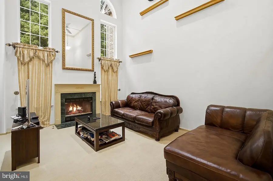 10 Burr Ct, Plainsboro, NJ 08536 - #3