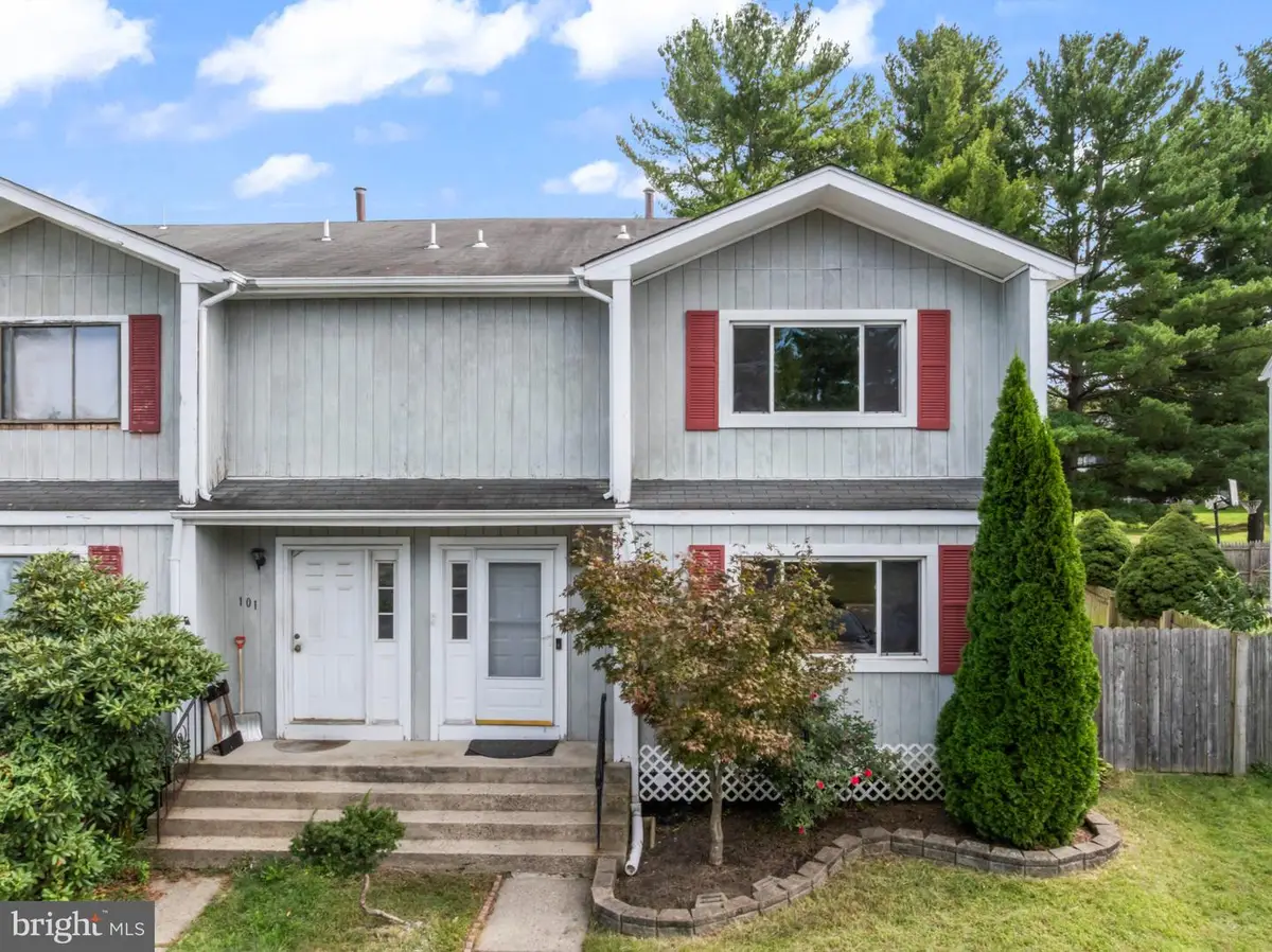 102 Benjamin Ct, Dayton, NJ 08810 - #1