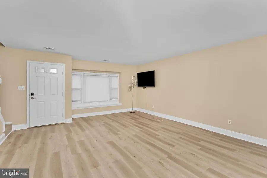 127 Baron Ln, East Brunswick, NJ 08816 - #2